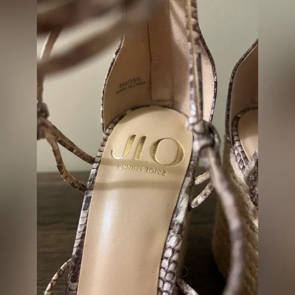 Jennifer Lopez Wedges - Picture 5 of 6